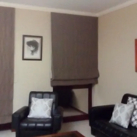 Miguel Torga T1 Deluxe Apartment *